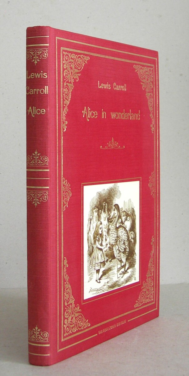 Alice in wonderland. Naverteld door P. de Zeeuw J.Gzn.. Met de originele prenten van John Tenniel. Tiende druk.